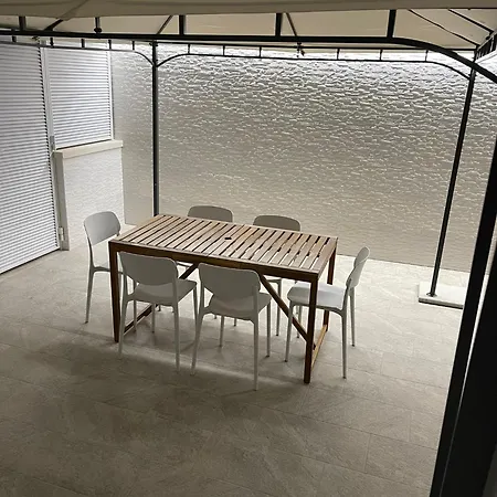 Oikos فندق مبيت وإفطار